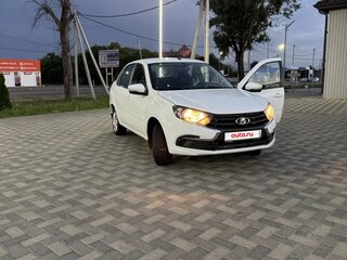 2022 Lada (ВАЗ) Granta I Рестайлинг, белый, 645000 рублей, вид 2