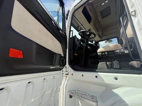 2023 Sinotruk Sitrak C7H MAX, белый, 5800000 рублей - вид 9