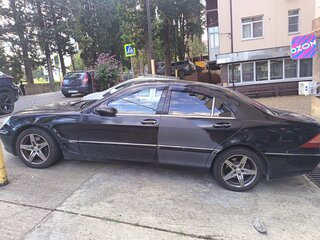1999 Mercedes-Benz S-Класс 320 IV (W220), чёрный, 550000 рублей, вид 4