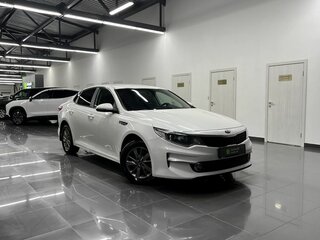 2017 Kia Optima IV, белый, 1740000 рублей, вид 5