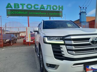 2021 Toyota Land Cruiser 300 Series, белый, 8798000 рублей, вид 3
