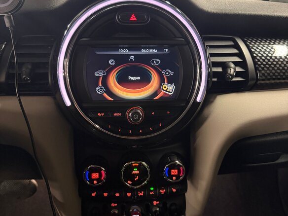 2014 Mini Hatch Cooper S III (F55/F56), белый - вид 5