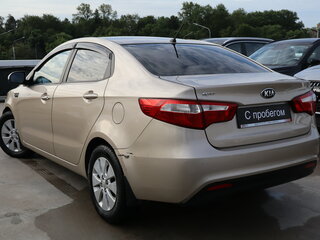 2013 Kia Rio 4-speed III, бежевый, 549000 рублей, вид 4