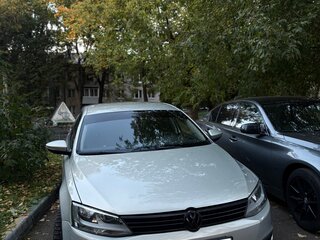 2011 Volkswagen Jetta VI, серебристый, 600000 рублей, вид 3
