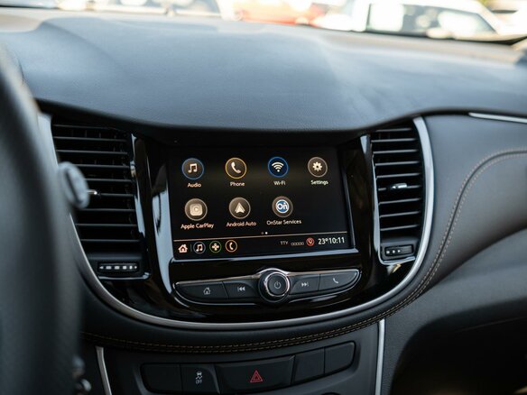 2022 Chevrolet Trax I Рестайлинг, серый, 1480000 рублей - вид 12