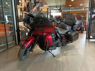 2022 Harley-Davidson CVO Road Glide Limited, пурпурный, 2490000 рублей, вид 2