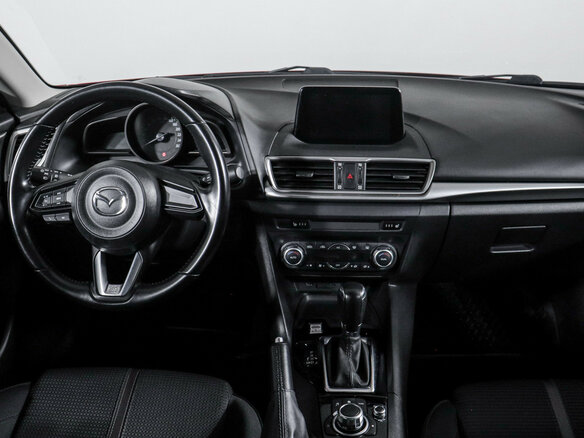 2018 Mazda 3 III (BM) Рестайлинг, красный, 1533448 рублей - вид 11