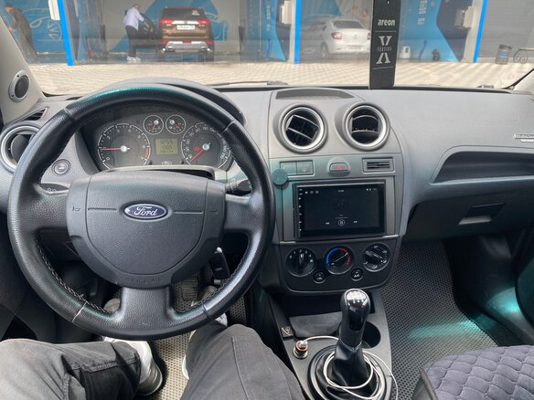 2007 Ford Fiesta Mk5, белый, 400000 рублей - вид 11