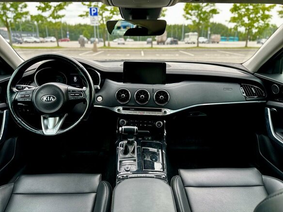 2021 Kia Stinger I Рестайлинг, чёрный, 1970000 рублей - вид 8