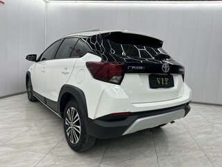 2022 Toyota Yaris Cross I, белый, 1490000 рублей, вид 4