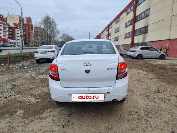 2017 Lada (ВАЗ) Granta I, белый, 310000 рублей - вид 4
