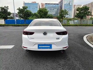 2022 Mazda 3 Axela IV (BP), белый, 1318004 рублей, вид 5