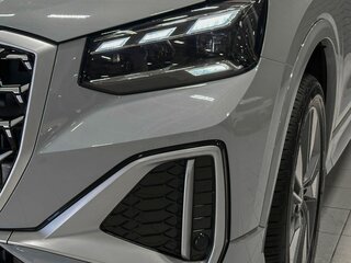 2025 Audi Q2 L 35 TFSI I Рестайлинг, серый, 3497000 рублей, вид 4