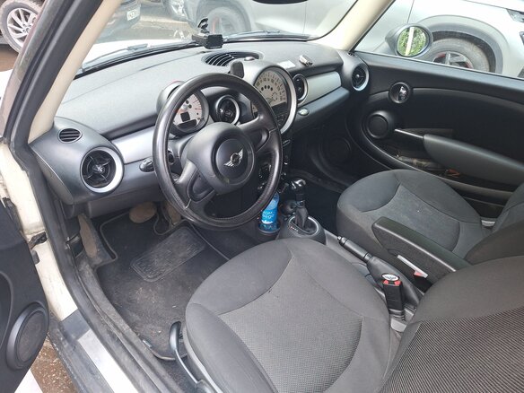 2012 Mini Hatch One II (R56) Рестайлинг, бежевый, 800000 рублей - вид 6