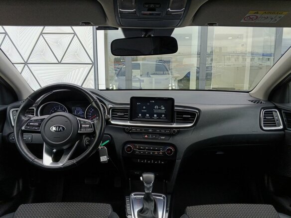 2018 Kia Ceed III, серебристый, 1589000 рублей - вид 11