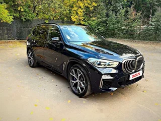2019 BMW X5 M50d IV (G05/G18), чёрный, 6690000 рублей, вид 2