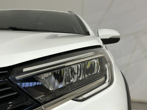 2026 Lada (ВАЗ) Vesta SW Cross I Рестайлинг (NG), белый - вид 12
