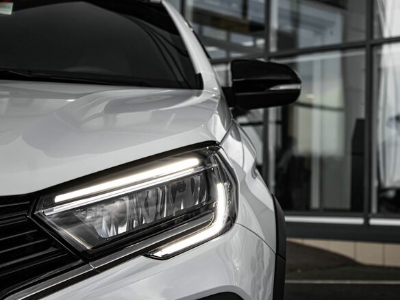 2026 Lada (ВАЗ) Vesta SW Cross I Рестайлинг (NG), белый - вид 9
