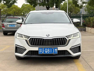 2021 Skoda Octavia IV (A8), белый, 1900000 рублей, вид 2