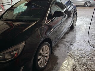 2013 Opel Astra J Рестайлинг, чёрный, 699000 рублей, вид 5