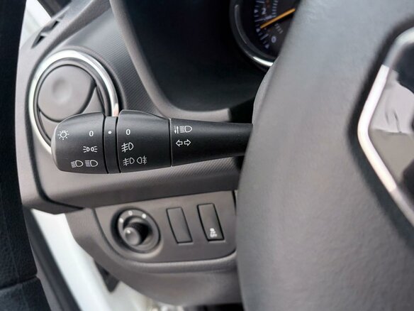 2021 Renault Logan Stepway II Рестайлинг, белый - вид 20
