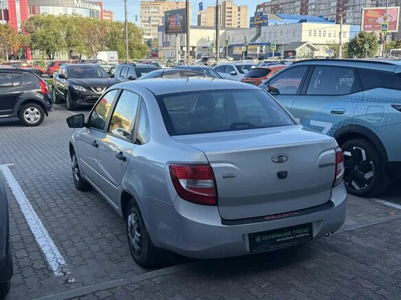 2018 Lada (ВАЗ) Granta I, серебристый, 470000 рублей - вид 7