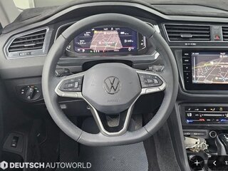 2022 Volkswagen Tiguan II Рестайлинг, чёрный, 2810000 рублей, вид 5