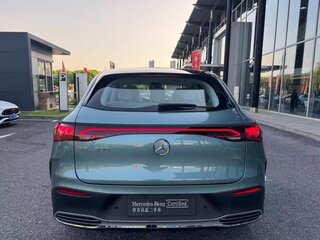 2024 Mercedes-Benz EQE SUV 500, зелёный, 8695000 рублей, вид 3