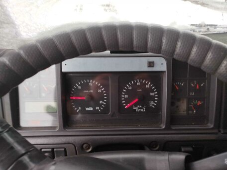 2000 Volvo FH, белый, 900000 рублей, вид 2