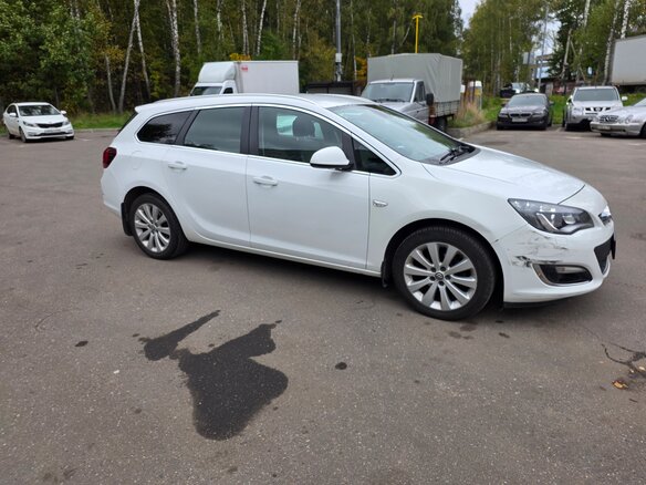 2013 Opel Astra J Рестайлинг, белый, 960000 рублей - вид 5