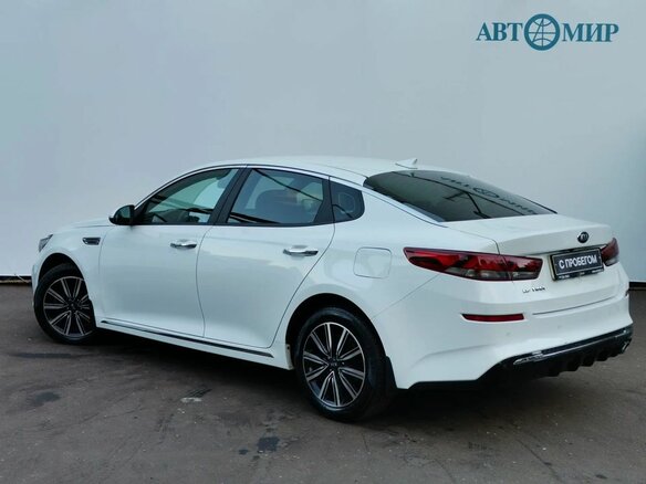 2019 Kia Optima IV Рестайлинг, белый, 1799000 рублей - вид 6