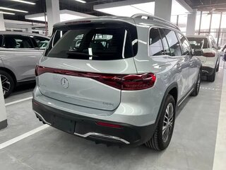 2025 Mercedes-Benz EQB 260 I Рестайлинг, серебристый, 3700000 рублей, вид 4