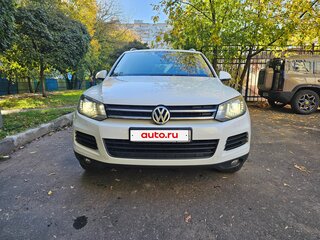 2013 Volkswagen Touareg II, белый, 2890000 рублей, вид 2