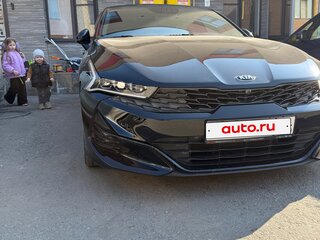 2021 Kia K5 III, чёрный, 3150000 рублей, вид 2