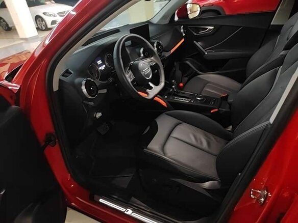 2022 Audi Q2 L 35 TFSI I Рестайлинг, красный, 1550000 рублей - вид 6