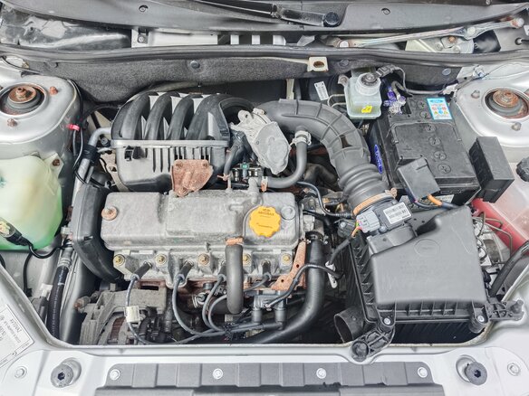 2014 Lada (ВАЗ) Granta I, серебристый, 435000 рублей - вид 25