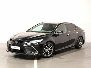 2022 Toyota Camry VIII (XV70) Рестайлинг, чёрный, 3790000 рублей, вид 2
