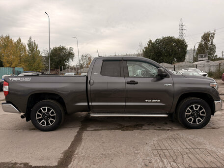 2020 Toyota Tundra Double Cab II Рестайлинг, серый, 5799000 рублей, вид 4
