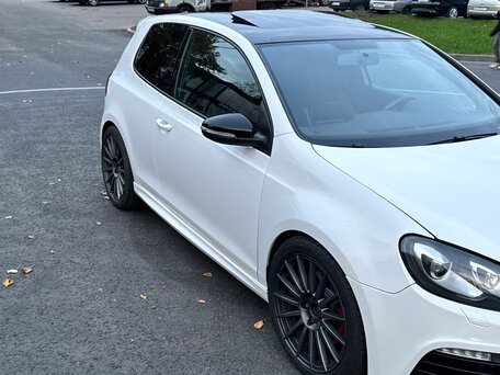 2010 Volkswagen Golf GTI VI, белый, 1400000 рублей, вид 1