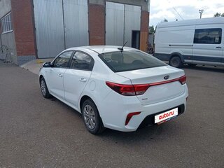 2018 Kia Rio IV, белый, 1177000 рублей, вид 3