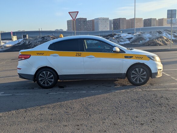 2016 Kia Rio III Рестайлинг, белый, 500000 рублей - вид 1