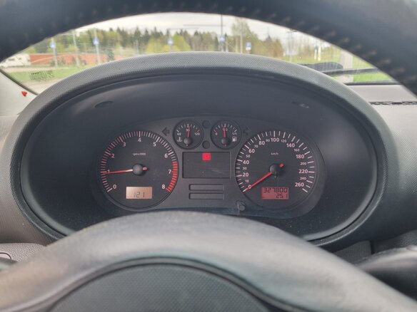 2001 SEAT Leon Cupra I, жёлтый, 700000 рублей - вид 3