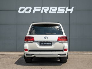 2016 Toyota Land Cruiser 200 Series Рестайлинг 2, белый, 5450000 рублей, вид 4