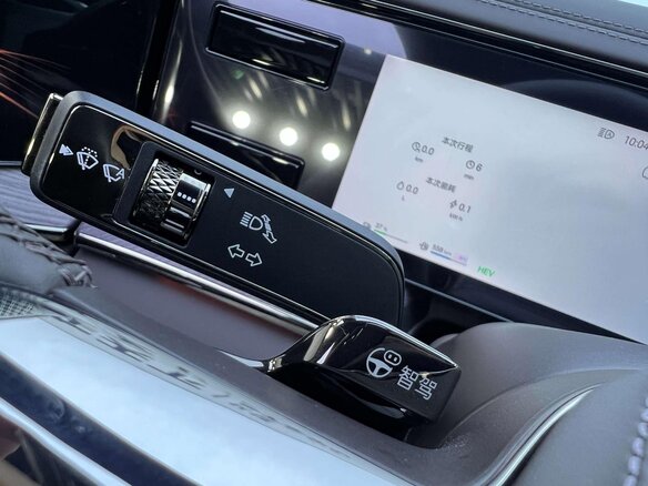 2026 Denza Z9, белый, 9999666 рублей - вид 12