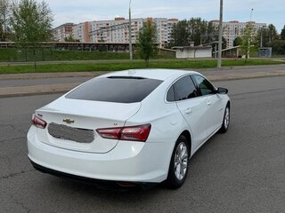2021 Chevrolet Malibu IX Рестайлинг, белый, 1281469 рублей, вид 4