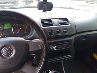 2013 Skoda Fabia II Рестайлинг, белый, 450000 рублей, вид 4