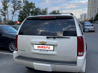 2013 Chevrolet Tahoe 6AT III, белый, 3099000 рублей, вид 4