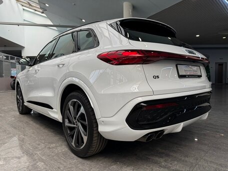 2025 Audi Q5 40 TDI III (GU), белый, 8490000 рублей, вид 5