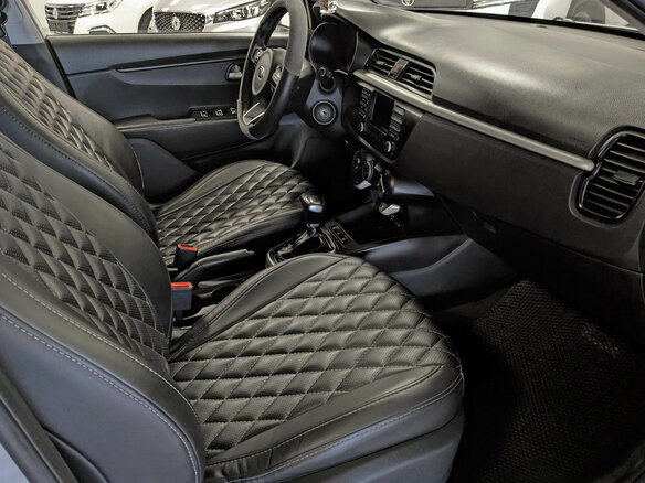 2017 Kia Rio IV, серебристый, 959900 рублей - вид 9