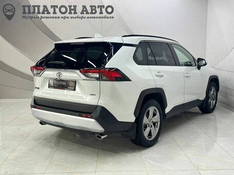 2019 Toyota RAV4 V (XA50), белый, 2329000 рублей, вид 5